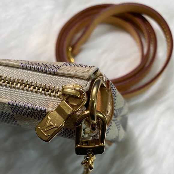 Authentic Louis Vuitton Discontinued Eva Clutch - Picture 9 of 12